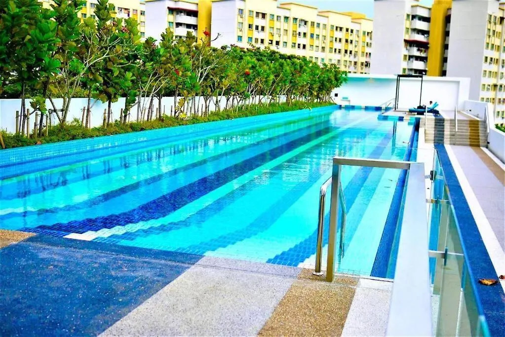 New 4Queen Bed 3 Room 2Cp Near Gurney With Tvbox And Ktv Set Tanjung Tokong